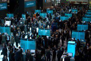 CeBIT 2015 ein Rückblick 3 CeBIT Messestände und Besucher